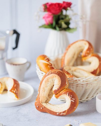 Herz-Laugenstangen-3-683x1024